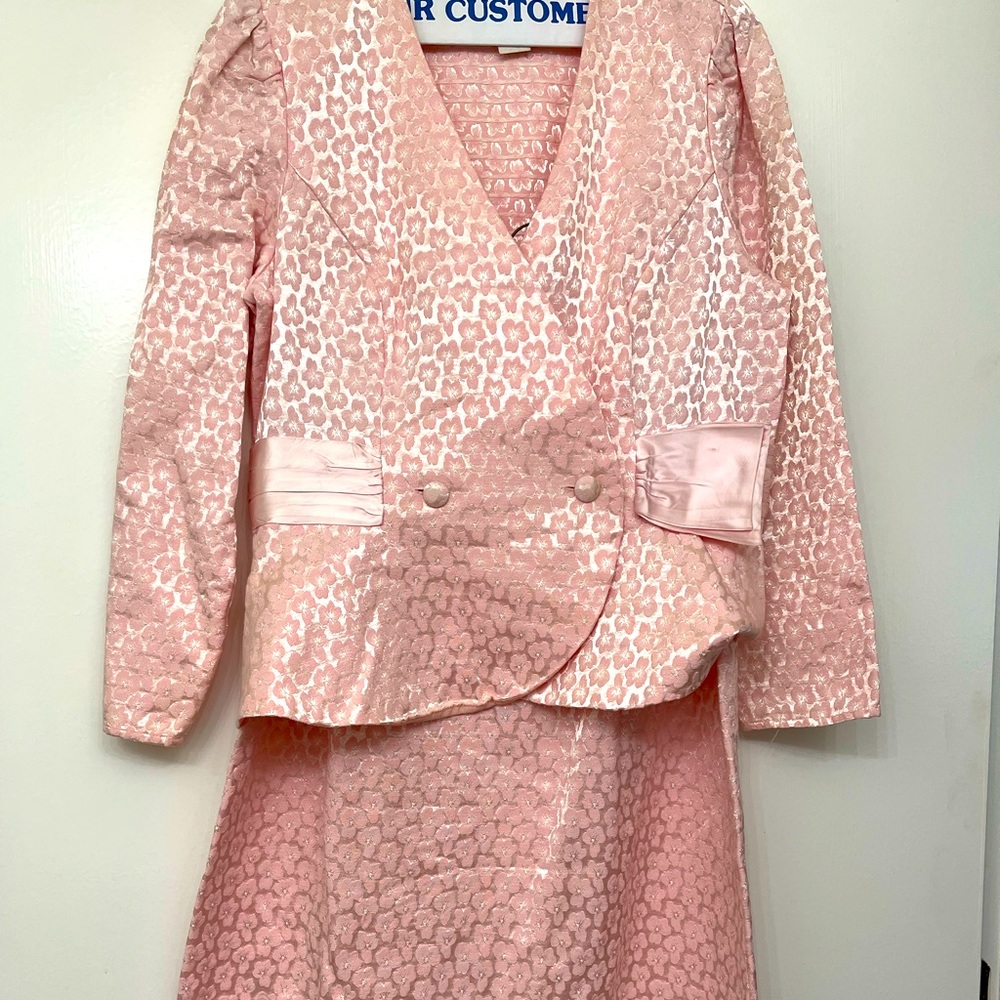 Pretty girl’s skirt and suit jacket set. New with no tags. Great for Easter.